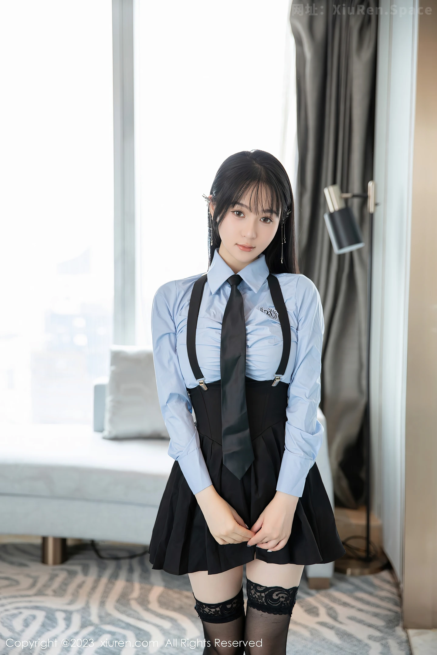 图片[3]-[XiuRen秀人网]VOL.7140 模特柚琪Rich性感学妹装扮半脱露黑色内衣秀丰腴美臀诱惑写真76P-秀人网官方网站